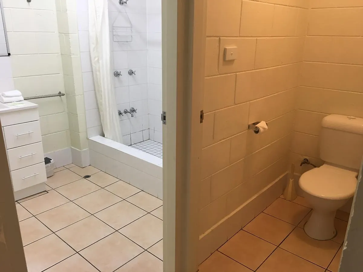 Oasis Inn Apartments Cairns