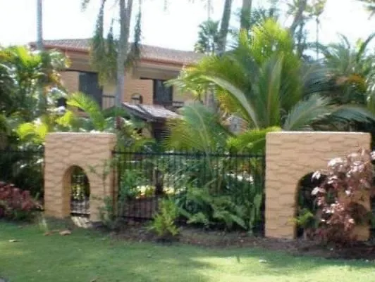 Oasis Inn Apartments Cairns