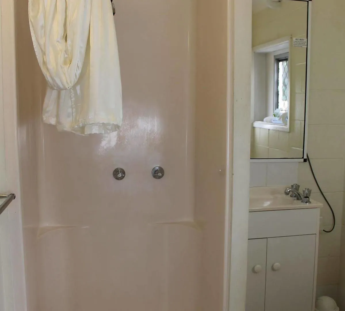 Oasis Inn Apartments Cairns Aparthotel